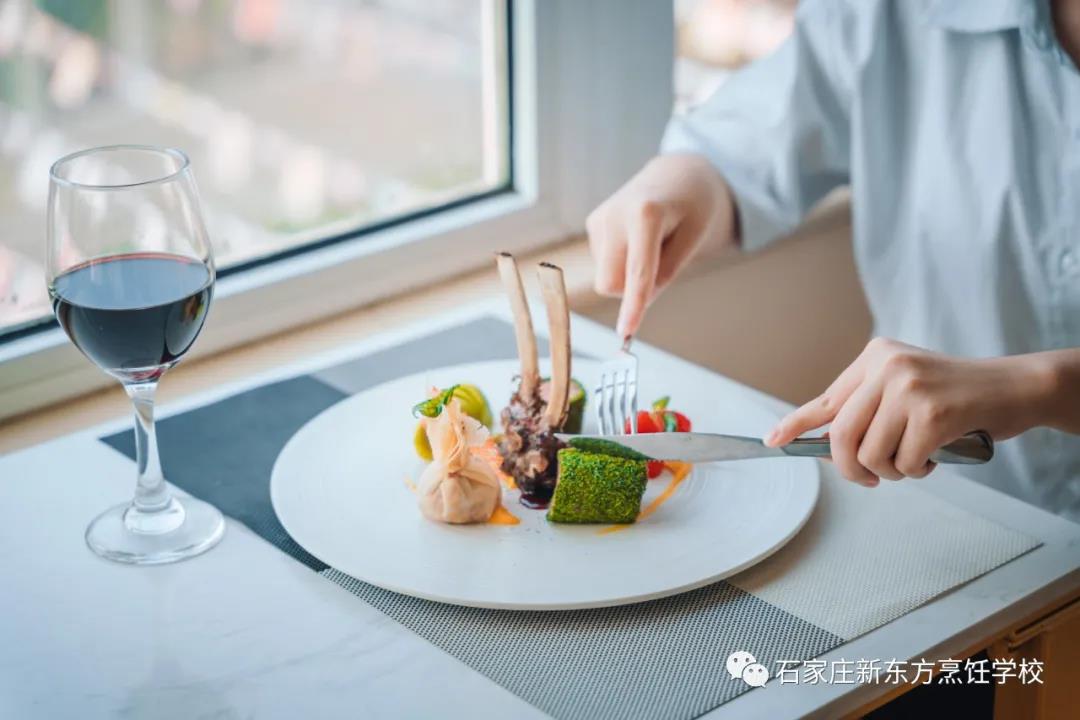如何像行家一樣點牛排？學西餐去哪里？看完這篇，你就懂了。