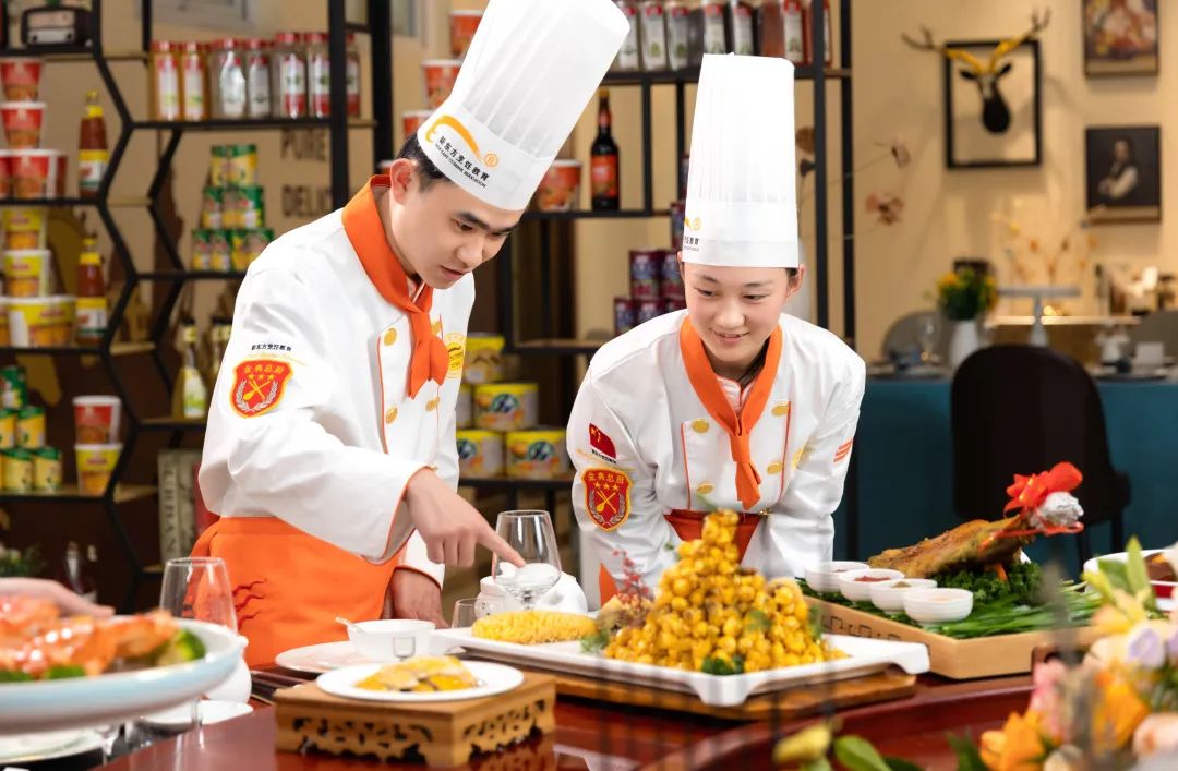 都是學(xué)技術(shù)，那么學(xué)烹飪與其它相比有哪些呢？