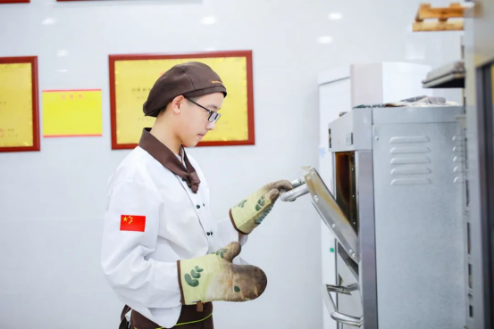00后學(xué)什么技術(shù)好？汽修、廚師、計(jì)算機(jī)哪個(gè)好？