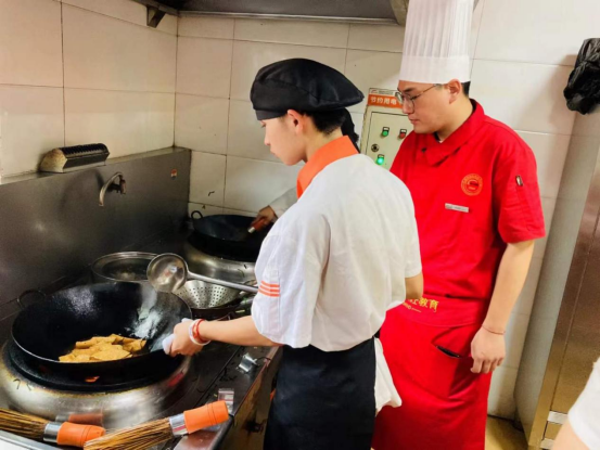 初中畢業(yè)是先打工還是先學技術？