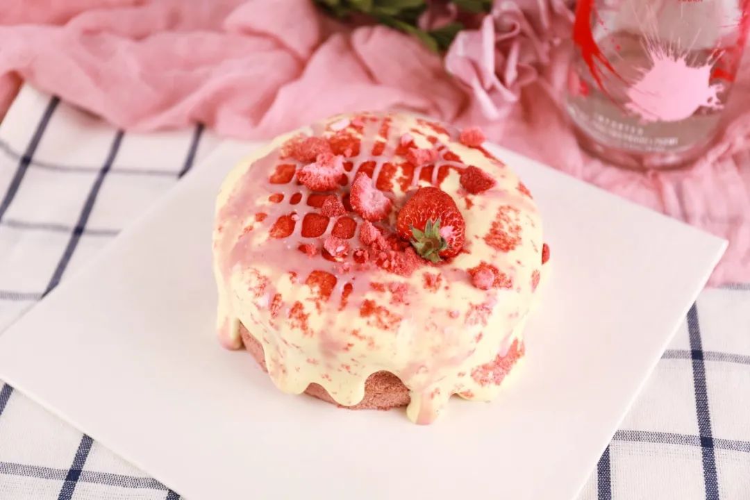 冬日定 | 一定要吃甜甜的草莓蛋糕?。?>
                        <div   id=