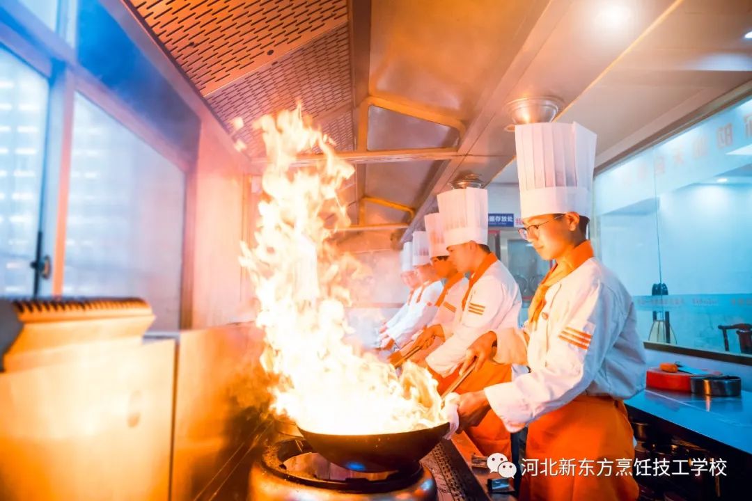 初中男生適合學什么專業(yè)？哪些專業(yè)既熱門又有前途？