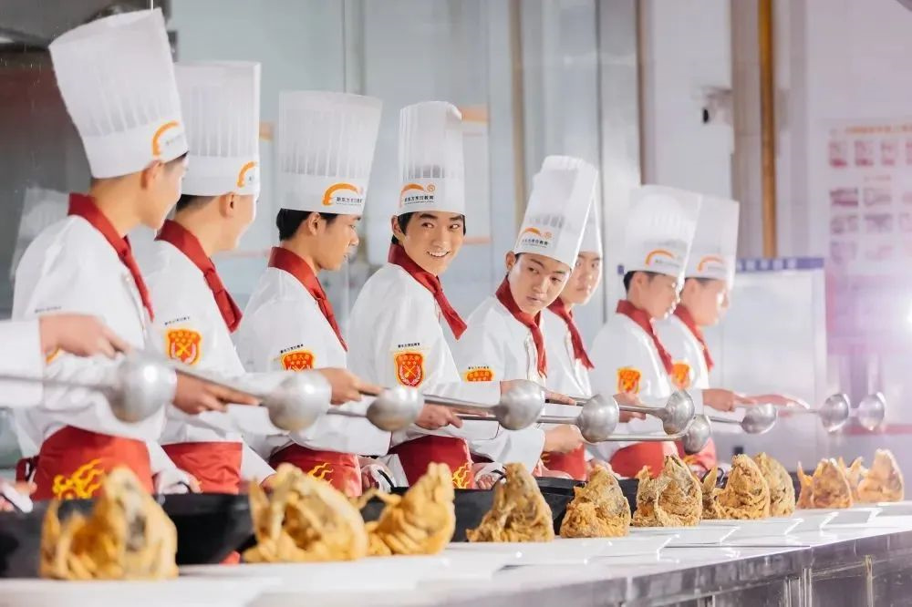 2024年男生學(xué)什么好？盤點適合男生的三大熱門專業(yè)！