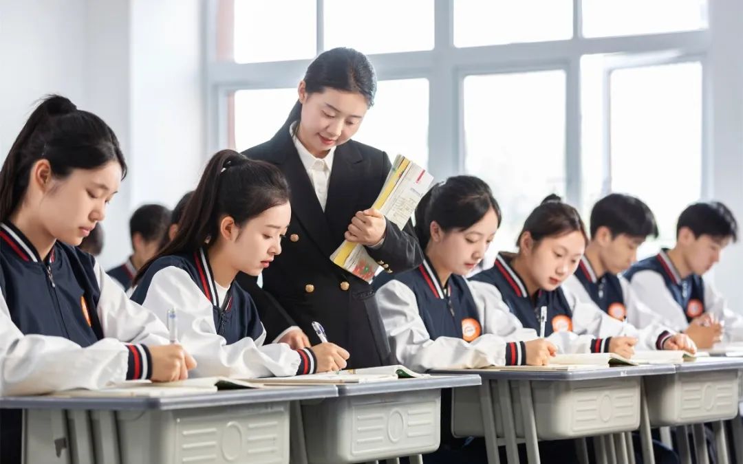 初三成績不好考不上高中？選河北新東方烹飪技工學(xué)校一樣上大學(xué)