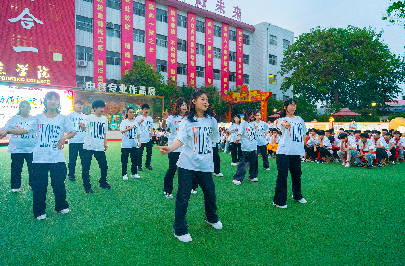 舞動(dòng)精彩·綻放夢(mèng)想 | 回顧河北新東方班舞大賽！