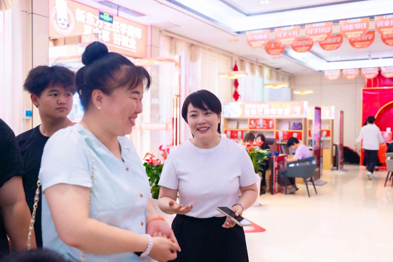 河北新東方2025年夏秋季第一批新生集中報(bào)到日火熱現(xiàn)場(chǎng)！即日起-6月30日，帶齊物品，準(zhǔn)時(shí)報(bào)到！