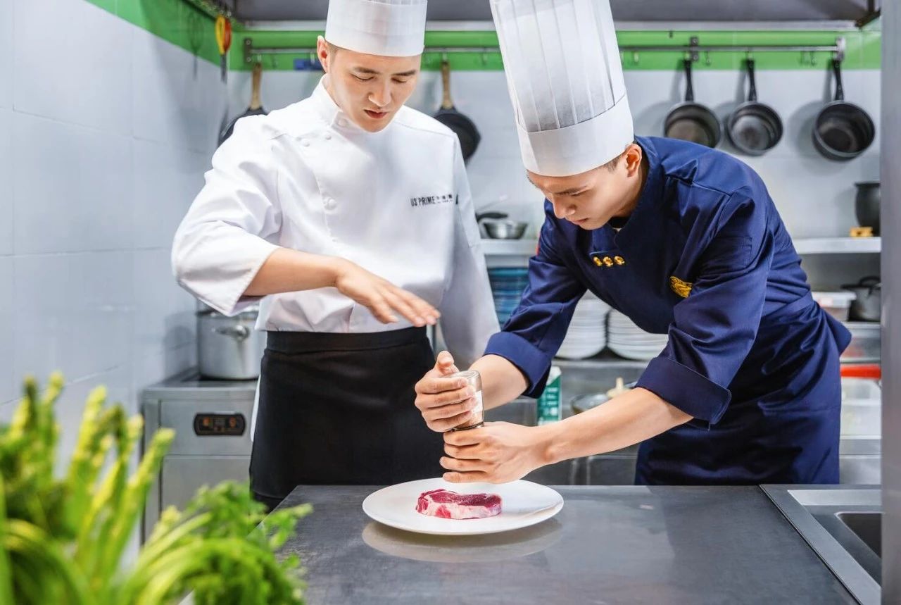 為什么說廚師是舌尖上的“鐵飯碗”？廚師是一條被低估的黃金賽道？